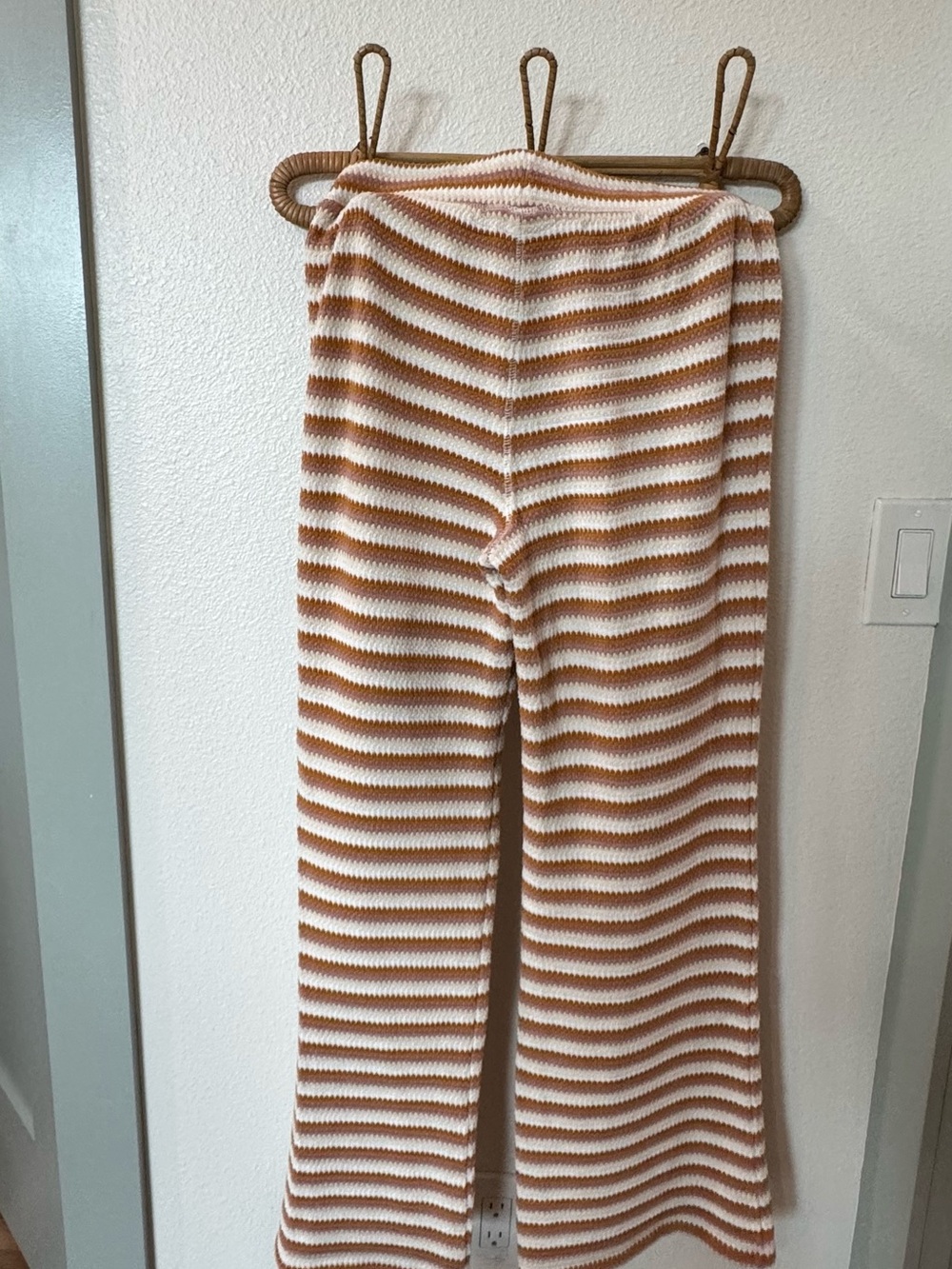 RIPCURL Striped Cream and Brown Knit flare pants - Picture 3 of 3